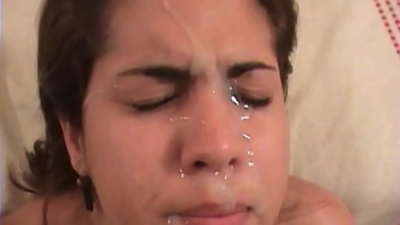 सुन्दर ल्याटिन श्यामलाको कुनै न कुनै सेक्स छ